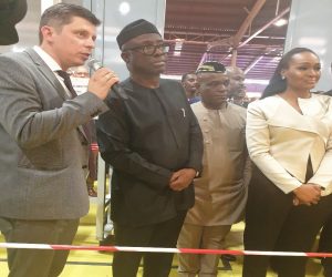 L-R: Julius Berger Abumet GM Tamas Hovarth explains a point to the Hon. Min. for Industry, Trade & Investment Otunba Niyi Adebayo, CON, as Distinguished Sen. Ita Enang and JBN Dir. Mrs Belinda Disu listen at the Evonig Glass Production Plant Commissioning in Abuja recently