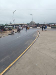 Ecstatic Aba residents relocate to newly reconstructed Port Harcourt Road